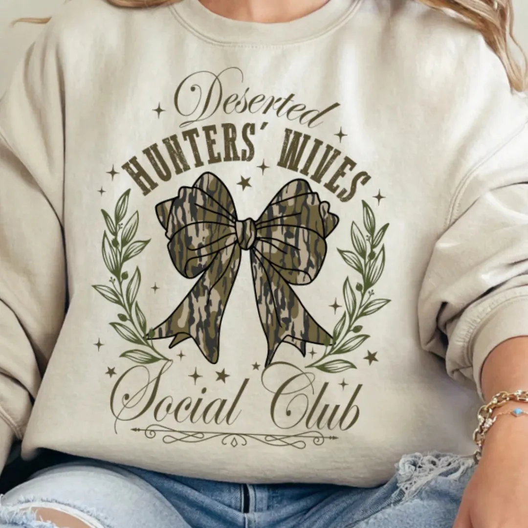 Online Exclusive | Deserted Hunters' Wives Social Club Graphic Sweatshirt in Cream